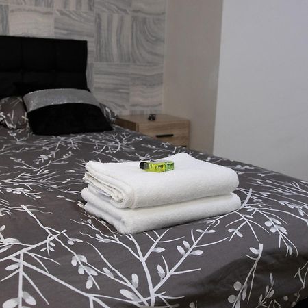 Hills View Apartments แมนเชสเตอร์ ภายนอก รูปภาพ