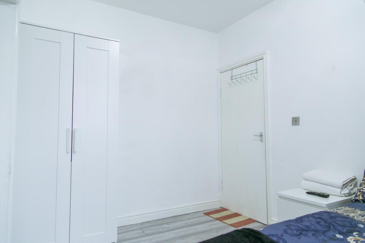 Hills View Apartments แมนเชสเตอร์ ภายนอก รูปภาพ