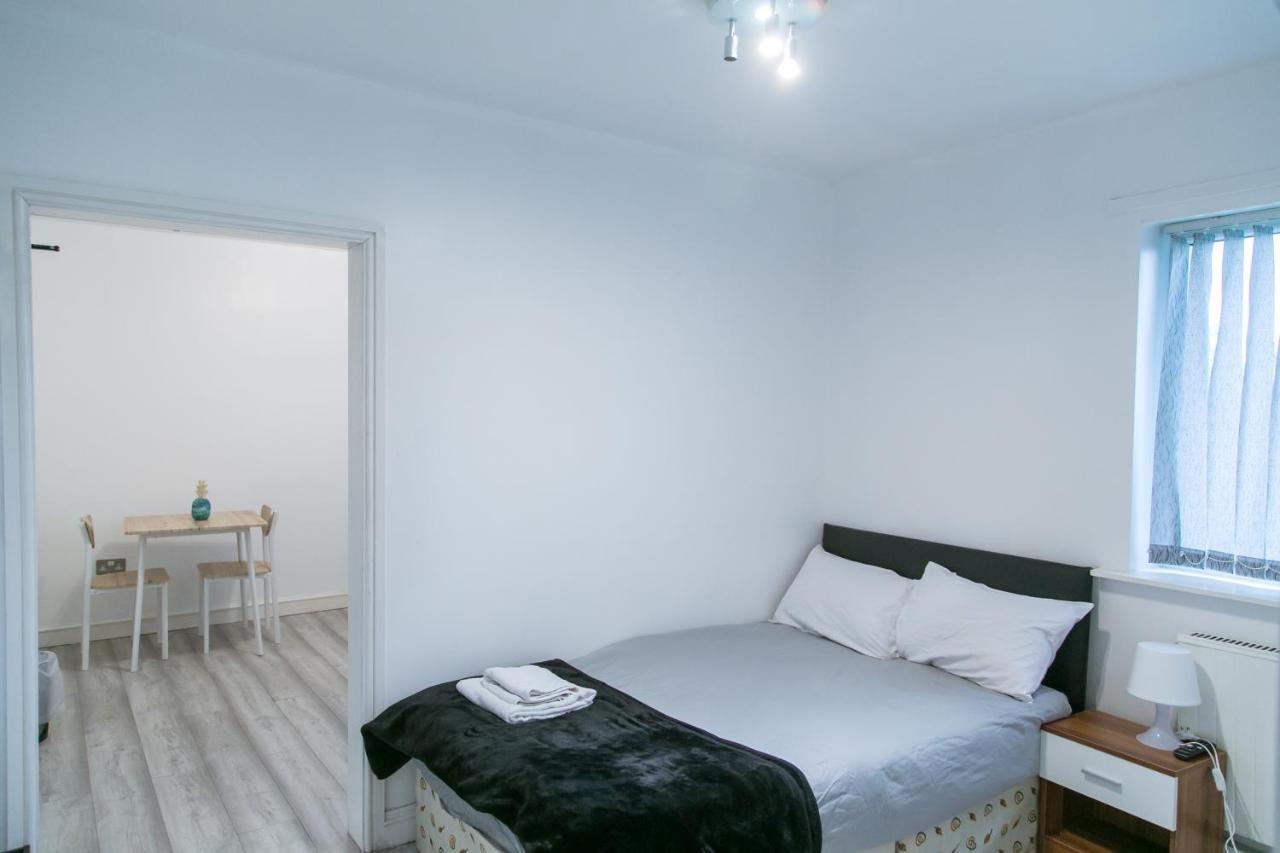 Hills View Apartments แมนเชสเตอร์ ภายนอก รูปภาพ