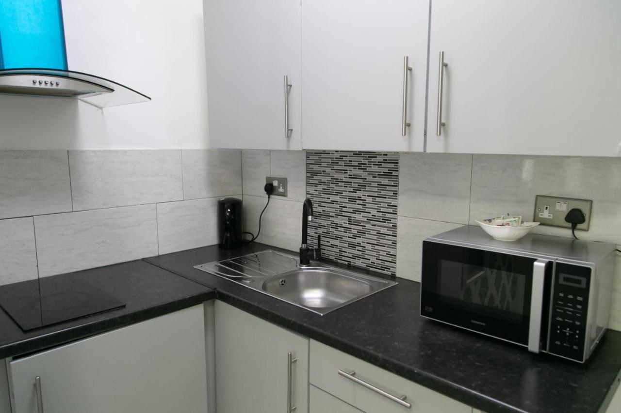 Hills View Apartments แมนเชสเตอร์ ภายนอก รูปภาพ