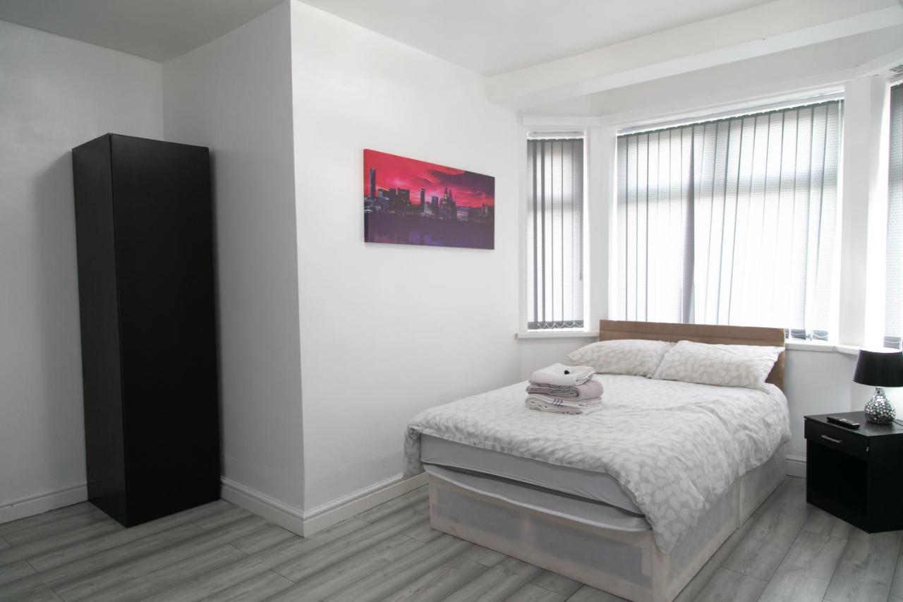 Hills View Apartments แมนเชสเตอร์ ภายนอก รูปภาพ
