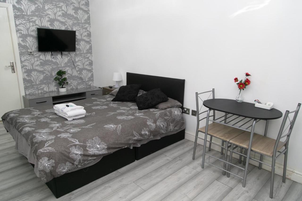 Hills View Apartments แมนเชสเตอร์ ภายนอก รูปภาพ