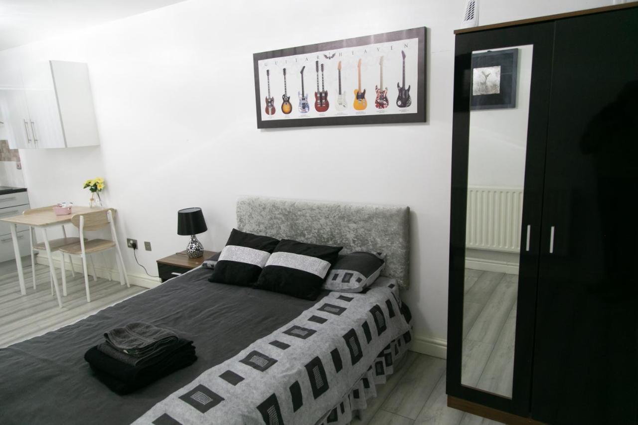 Hills View Apartments แมนเชสเตอร์ ภายนอก รูปภาพ