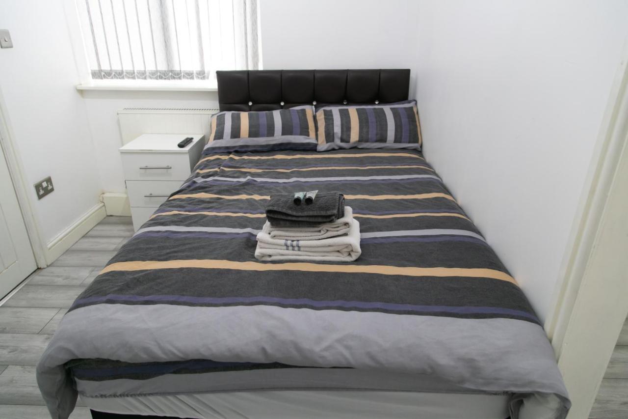 Hills View Apartments แมนเชสเตอร์ ภายนอก รูปภาพ