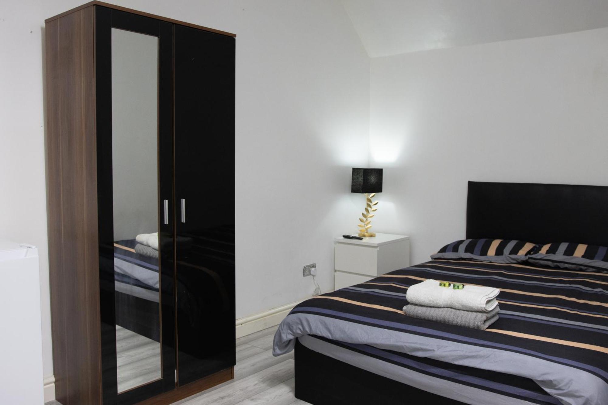 Hills View Apartments แมนเชสเตอร์ ภายนอก รูปภาพ