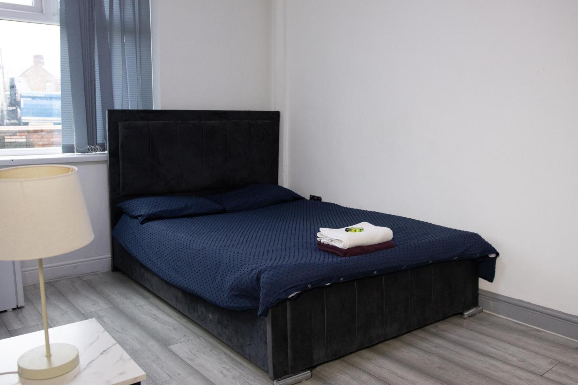 Hills View Apartments แมนเชสเตอร์ ภายนอก รูปภาพ