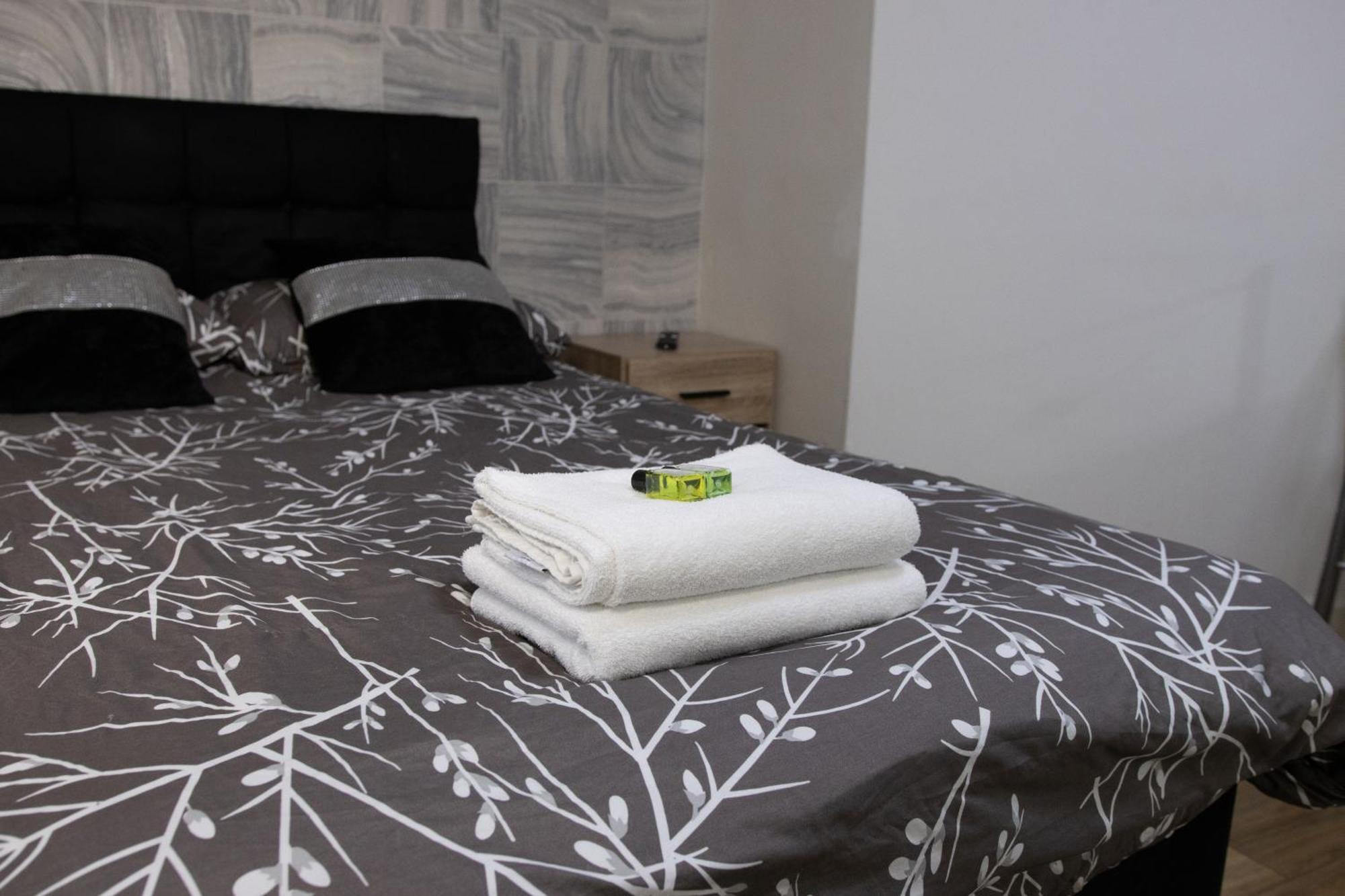 Hills View Apartments แมนเชสเตอร์ ภายนอก รูปภาพ