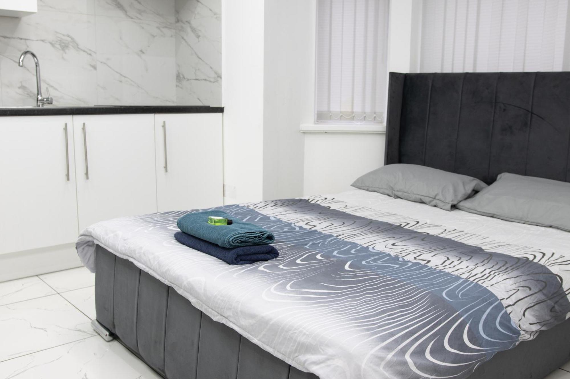 Hills View Apartments แมนเชสเตอร์ ภายนอก รูปภาพ