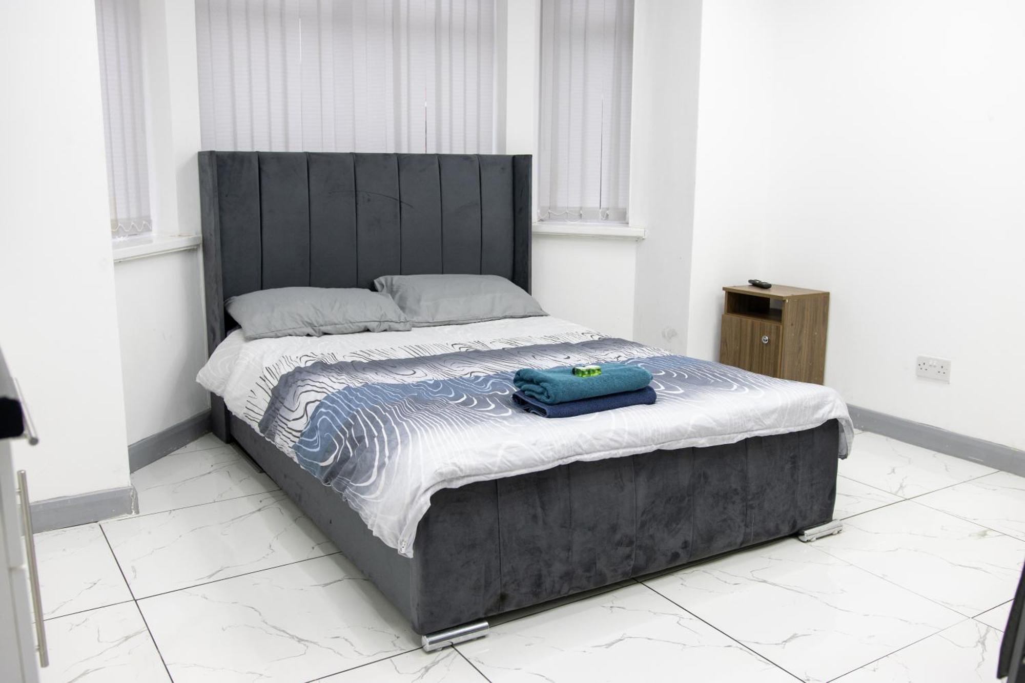 Hills View Apartments แมนเชสเตอร์ ภายนอก รูปภาพ