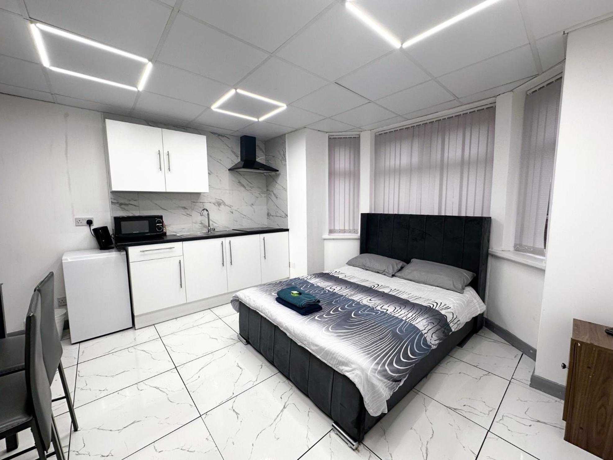 Hills View Apartments แมนเชสเตอร์ ภายนอก รูปภาพ